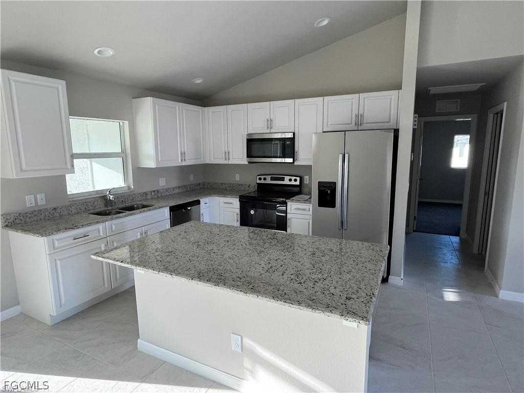 4334 Sw 9th Pl - Photo 2 of 34