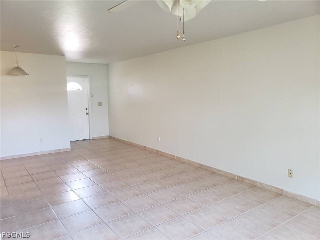 621 Se 13th Pl Apt B - Photo 4 of 12