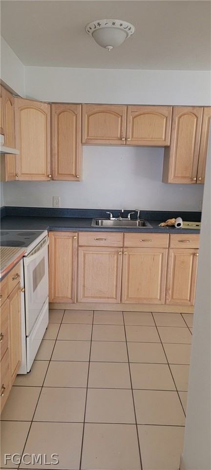 621 Se 13th Pl Apt B - Photo 7 of 12