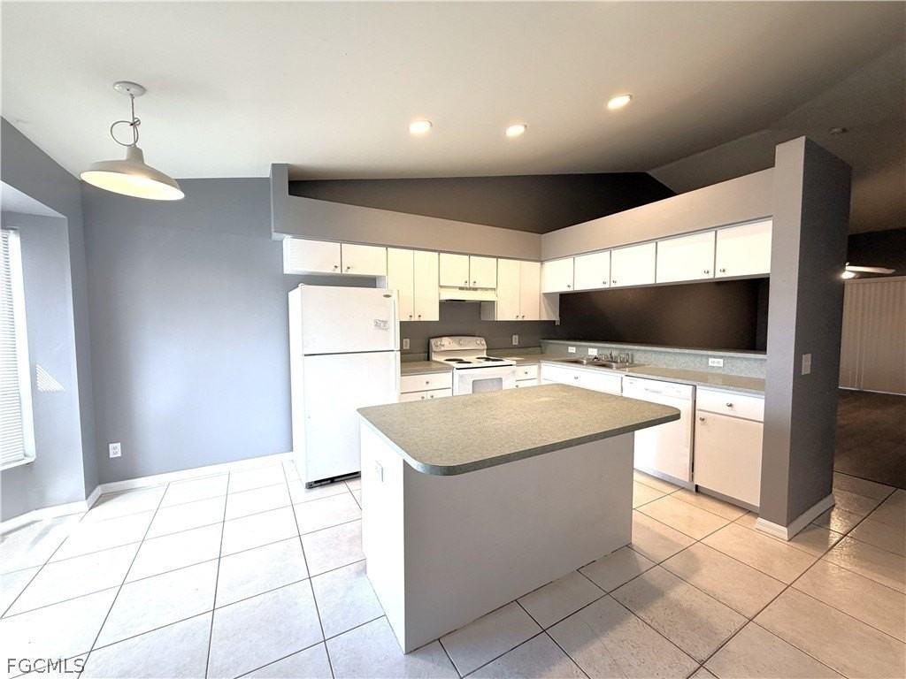 1127 Diplomat Pkwy E - Photo 3 of 17