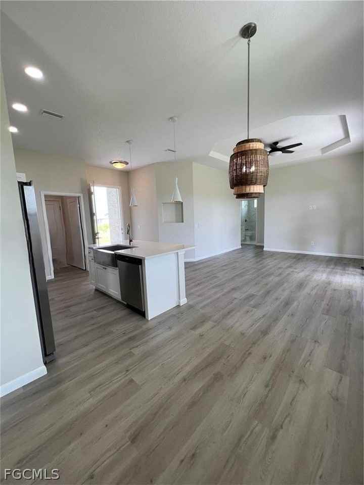 1088 Saturn Ct - Photo 6 of 23
