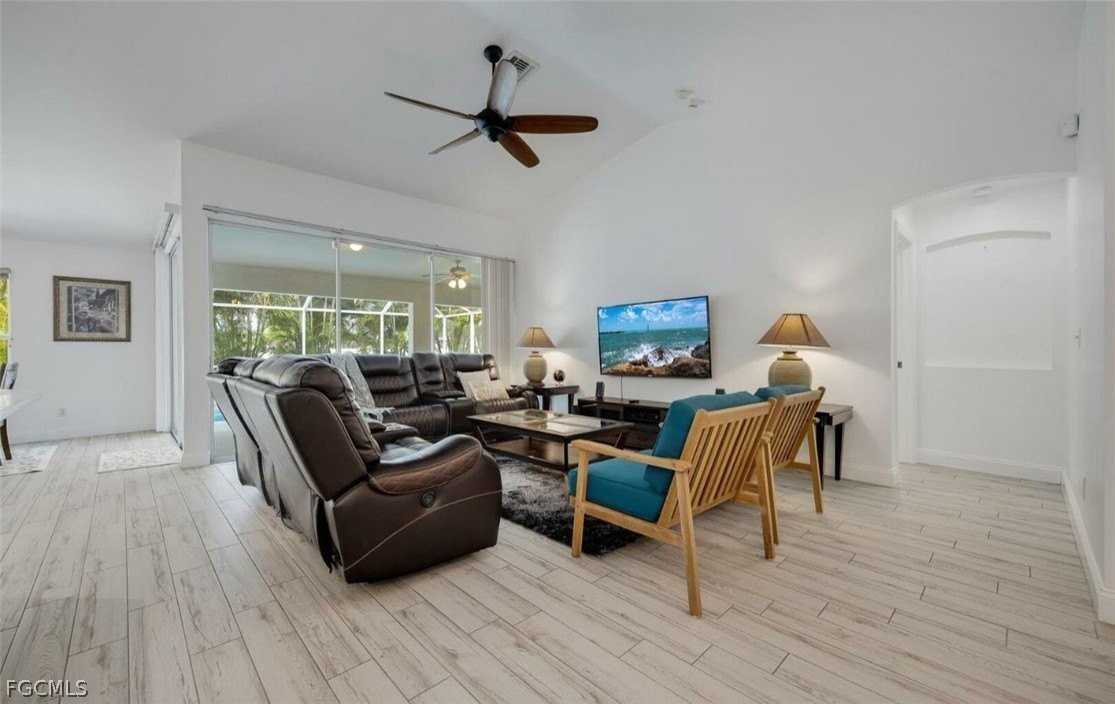 1724 Sw 31st Ln - Photo 3 of 14