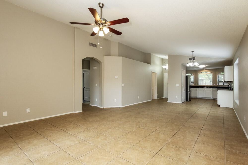 28643 N Nobel Rd - Photo 3 of 16