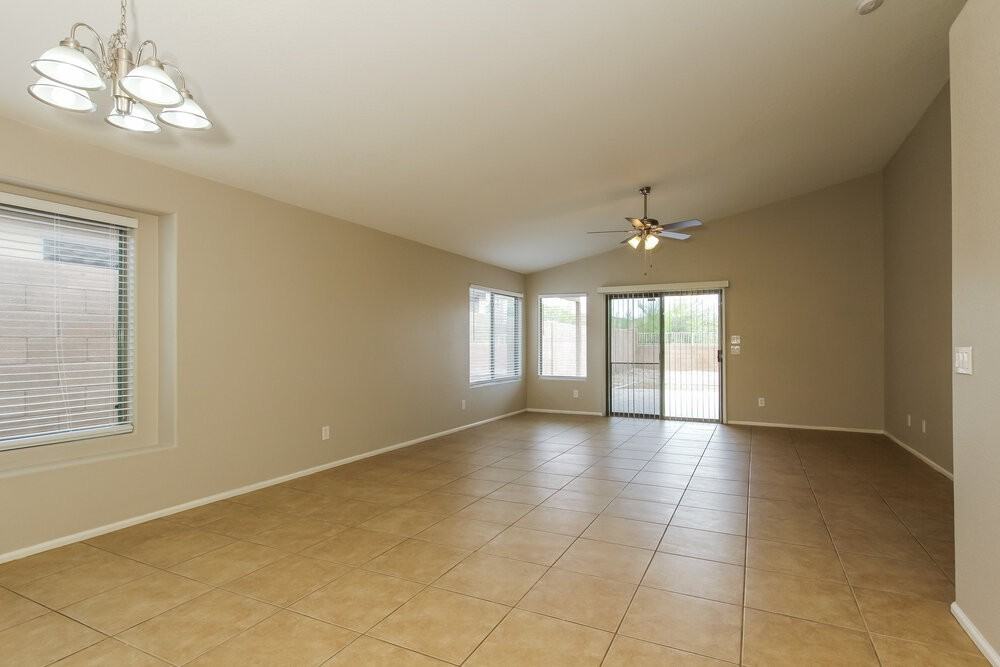 28643 N Nobel Rd - Photo 5 of 16