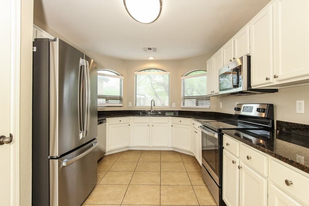 28643 N Nobel Rd - Photo 6 of 16