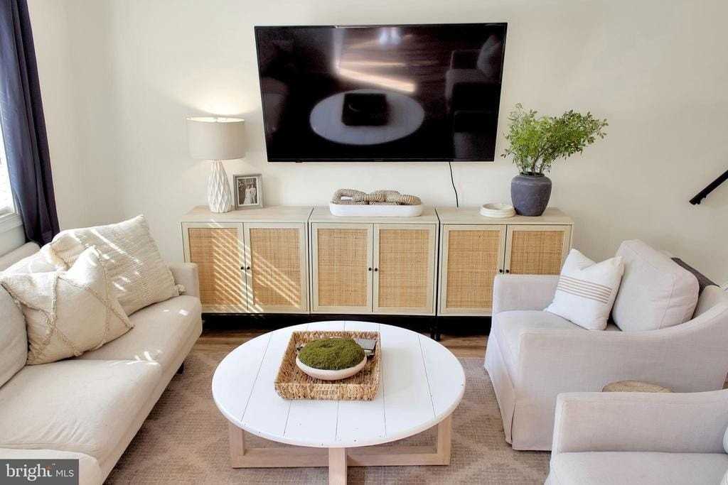 159 Columbia Ave - Photo 3 of 20