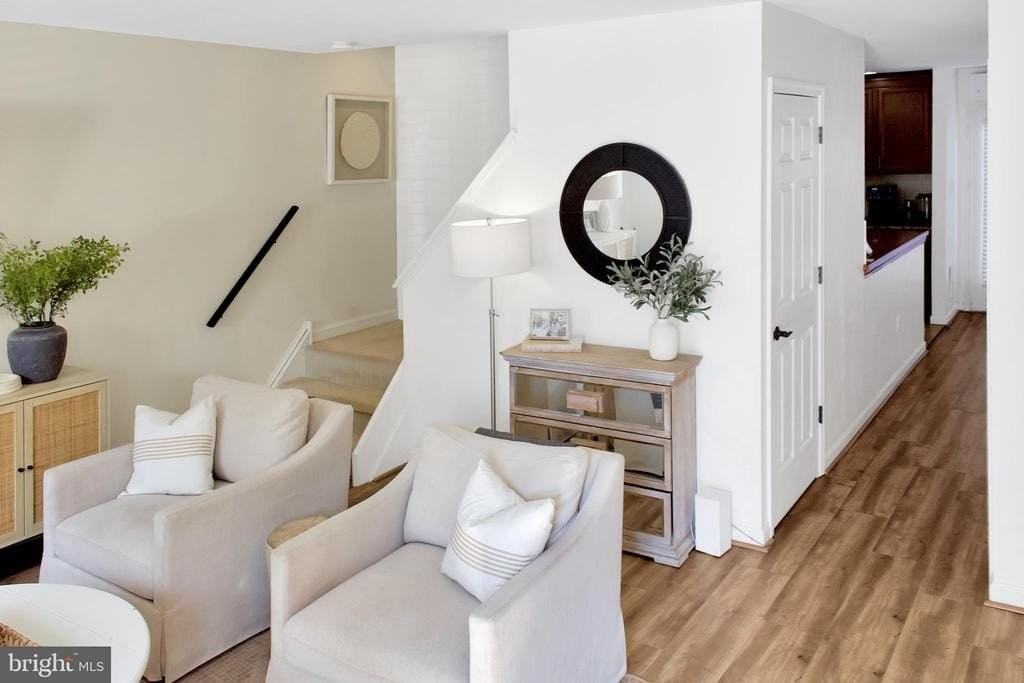 159 Columbia Ave - Photo 4 of 20