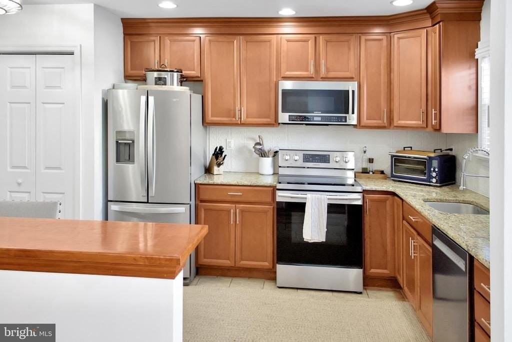 159 Columbia Ave - Photo 6 of 20