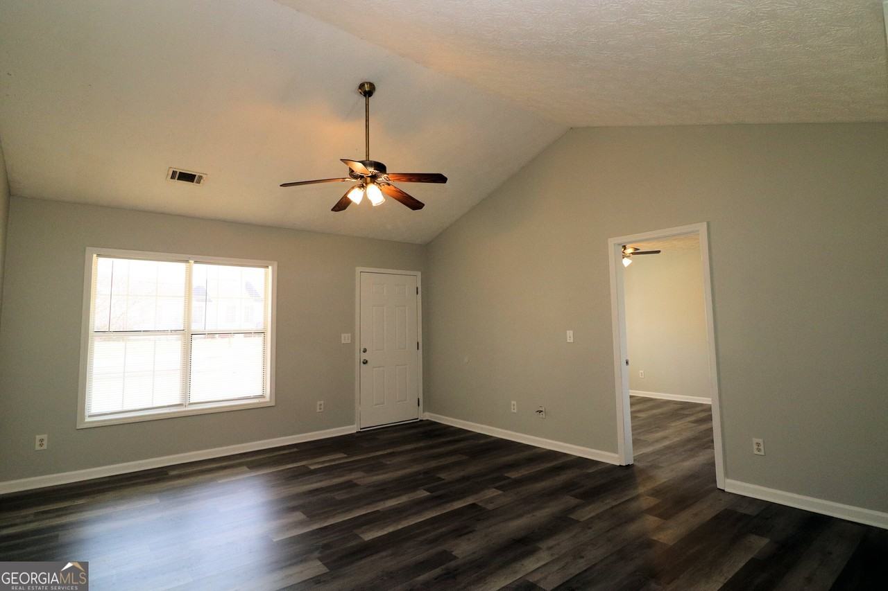 18 Southwind Dr - Photo 6 of 25