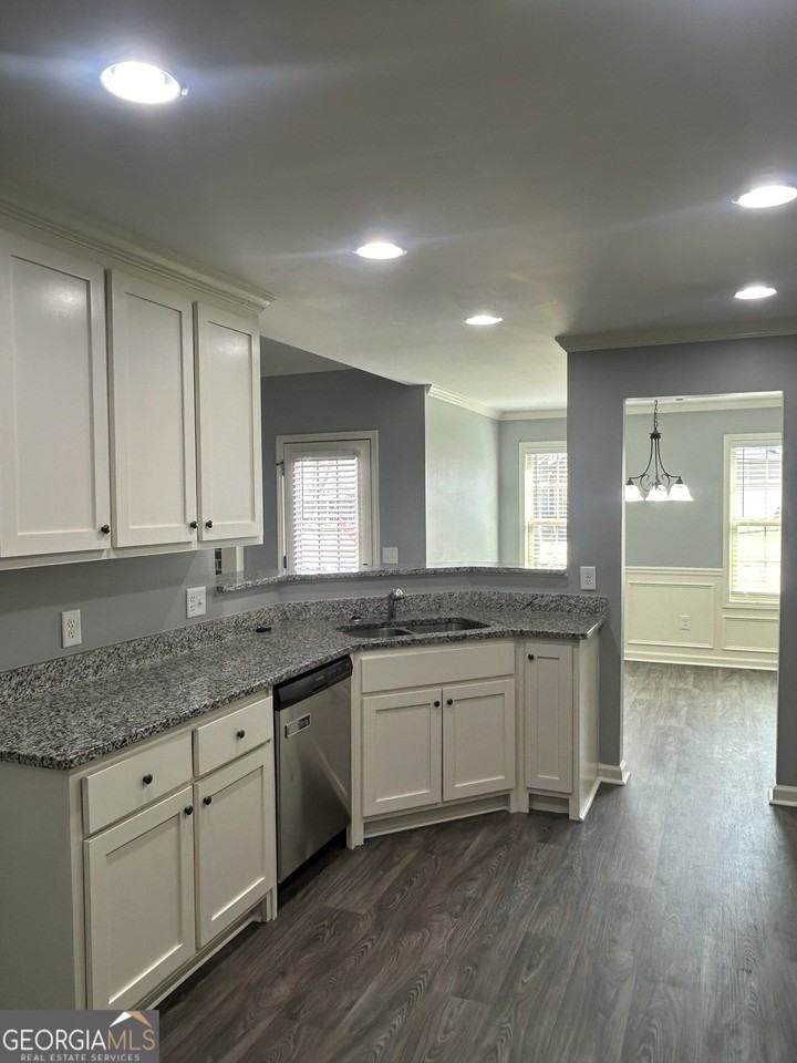 149 Peak Ct - Photo 2 of 21