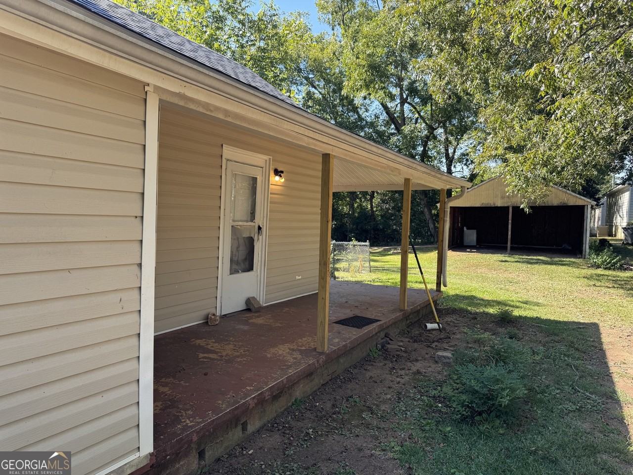 702 Jefferson St - Photo 3 of 4