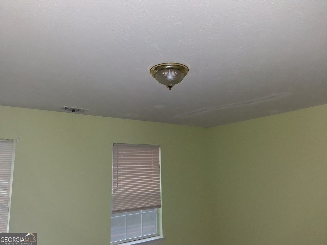 209 E Wilson St - Photo 4 of 4