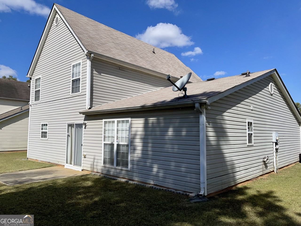 2831 Amerson Ct - Photo 2 of 13