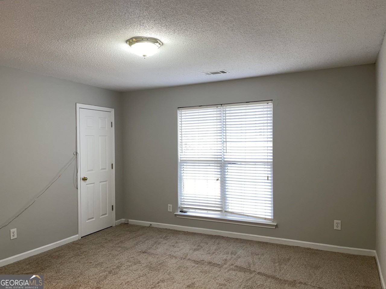 2831 Amerson Ct - Photo 5 of 13