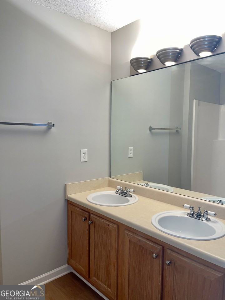 2831 Amerson Ct - Photo 6 of 13