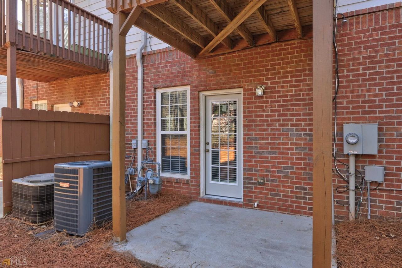 2277 Dillard Xing - Photo 6 of 33