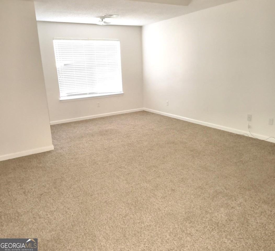 1821 Roble Dr - Photo 6 of 7