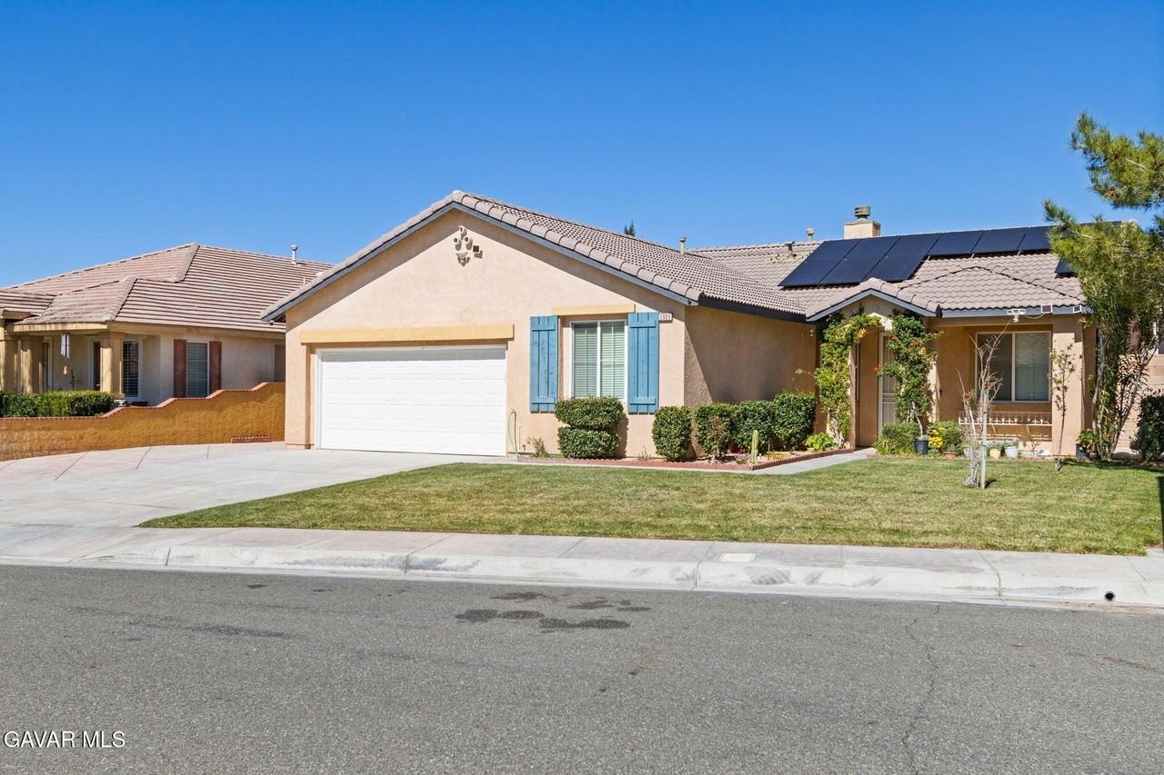 5909 Viking Way - Photo 2 of 29