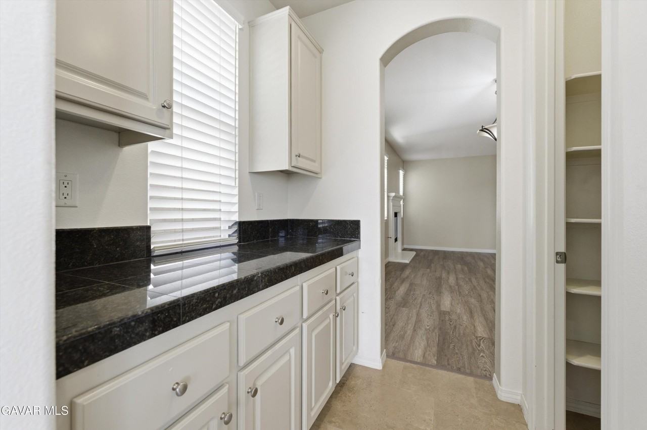 3024 Tournament Dr - Photo 6 of 27