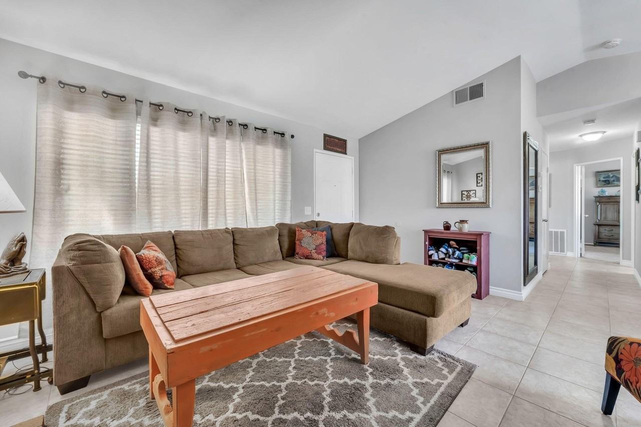 2815 Minford St - Photo 5 of 16