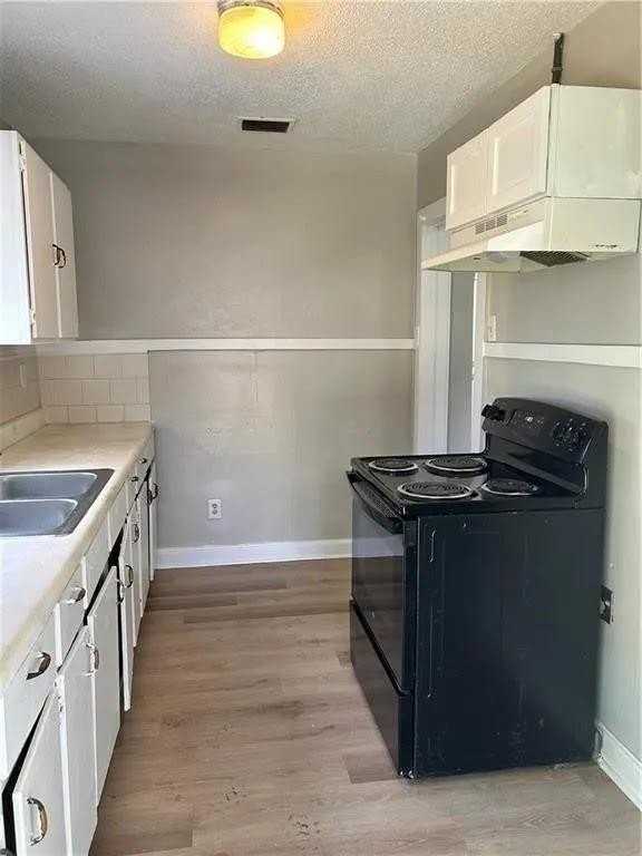 643 Gehrig Ave - Photo 2 of 12