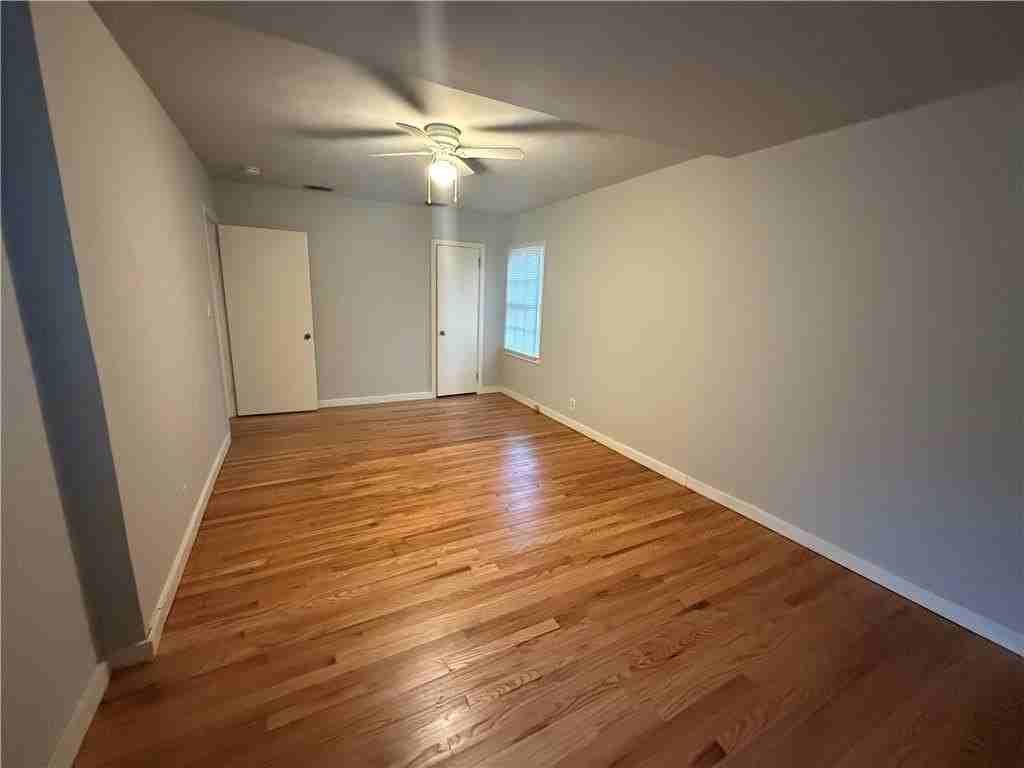 120 Paris Ave - Photo 3 of 14