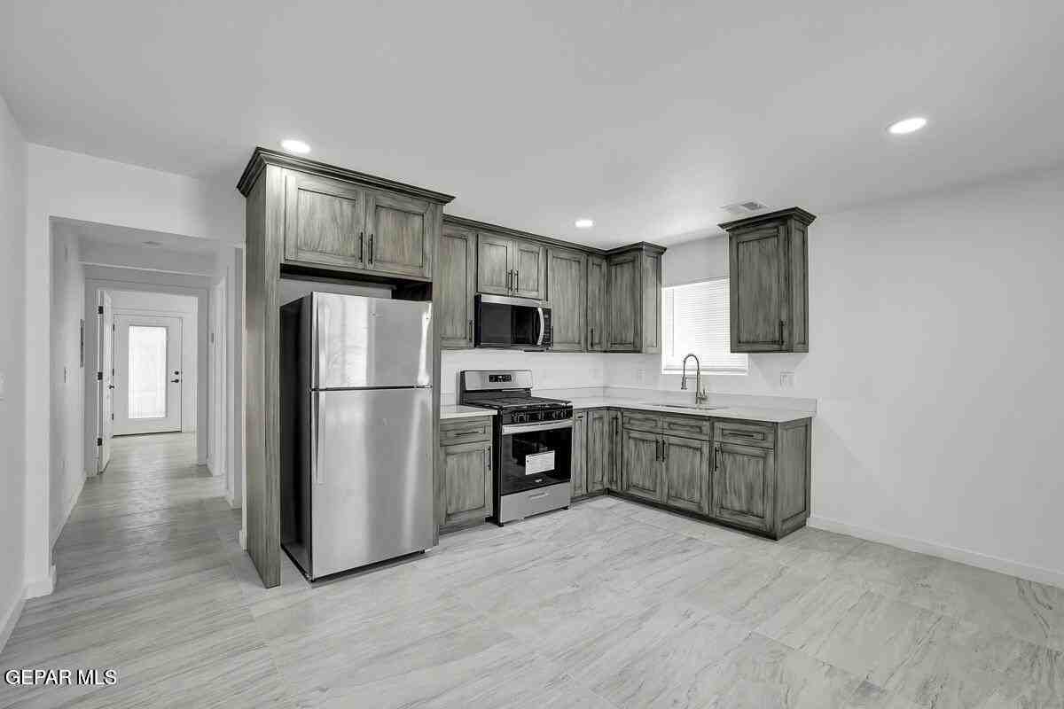 1107 Myrtle Ave Unit B - Photo 5 of 13