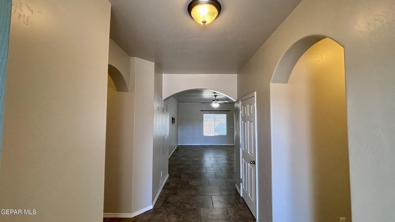 833 Gold Beach Dr - Photo 7 of 50