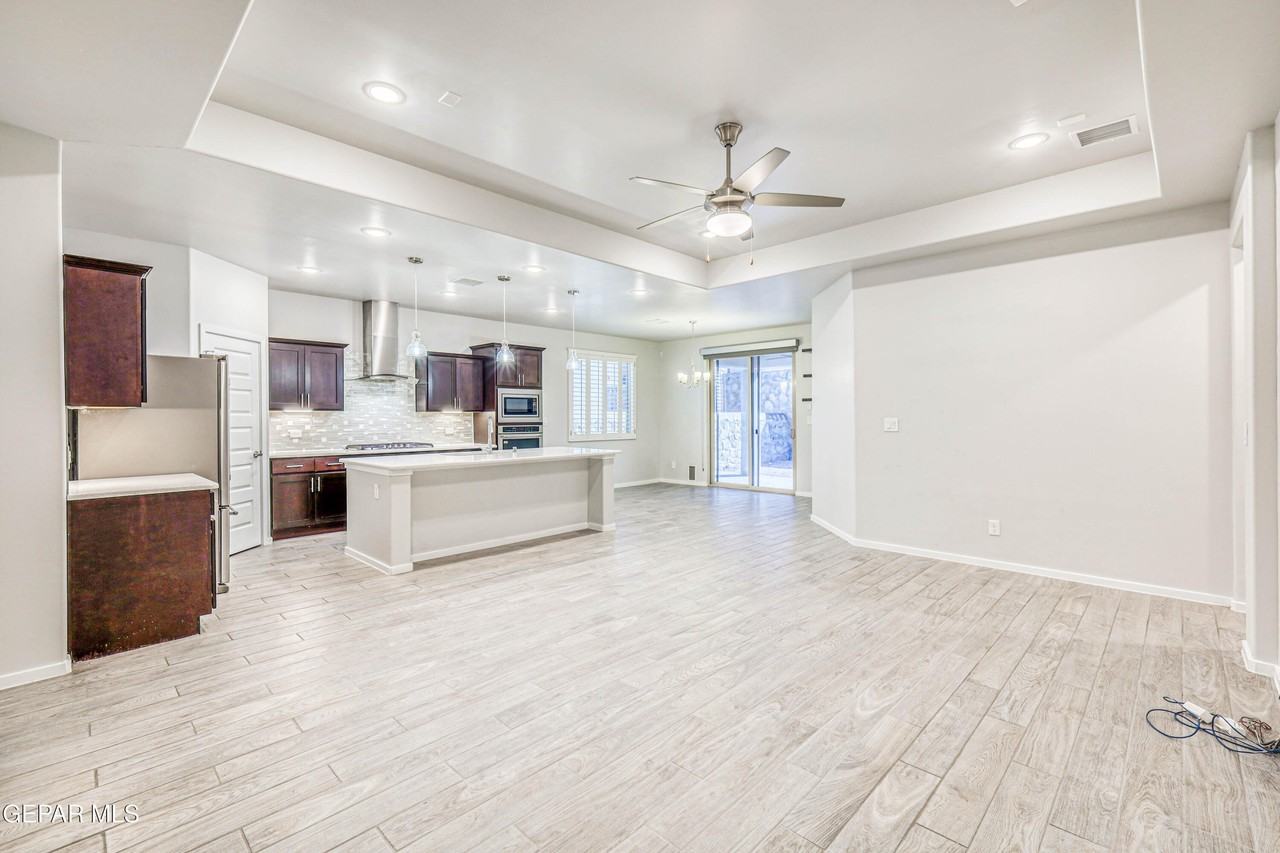 12616 Brixton Ave - Photo 2 of 23