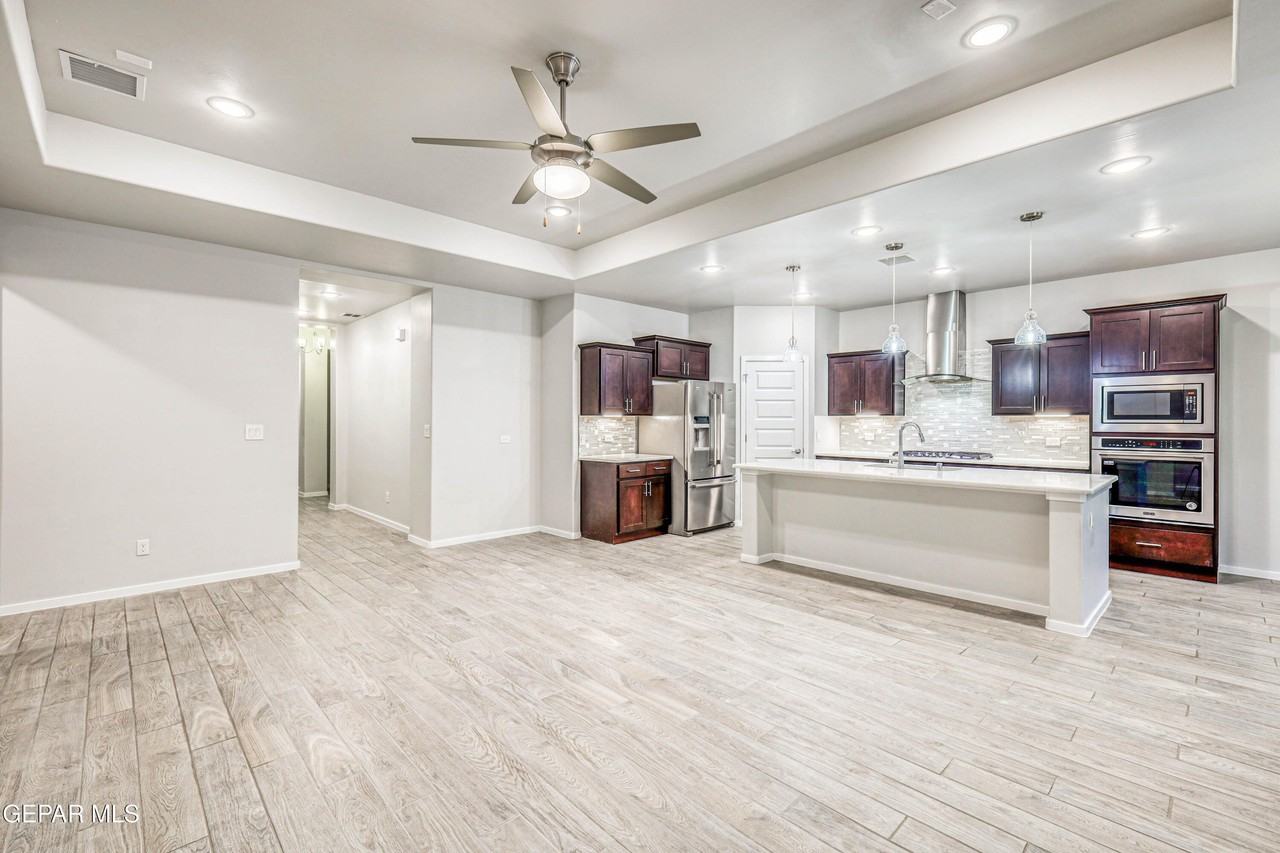 12616 Brixton Ave - Photo 3 of 23