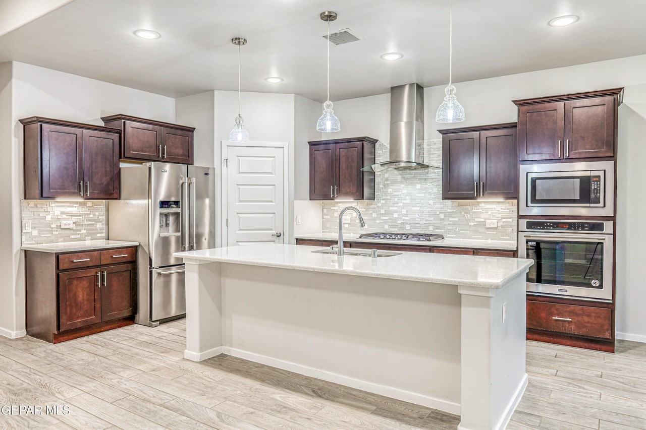 12616 Brixton Ave - Photo 5 of 23