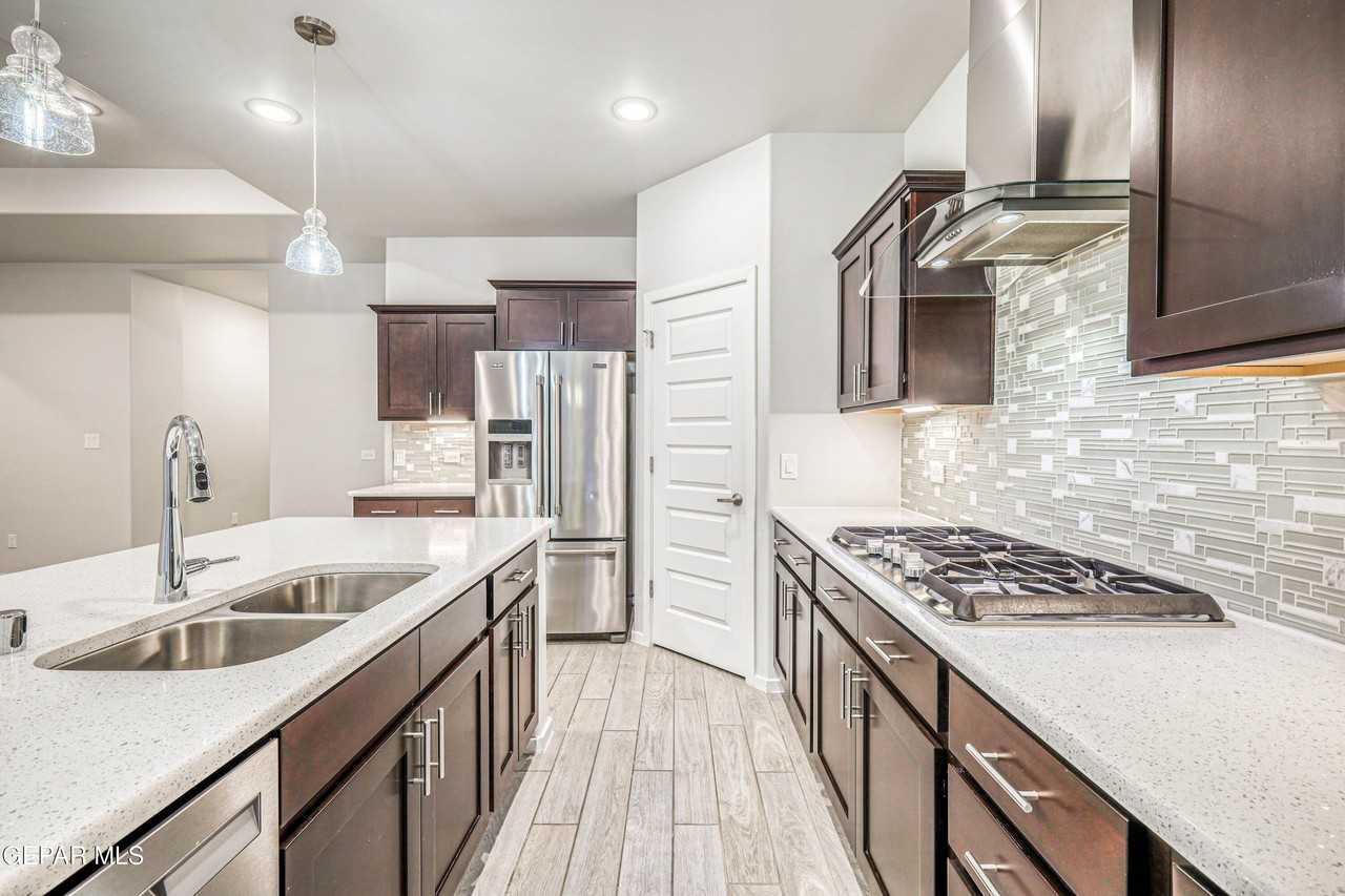 12616 Brixton Ave - Photo 6 of 23