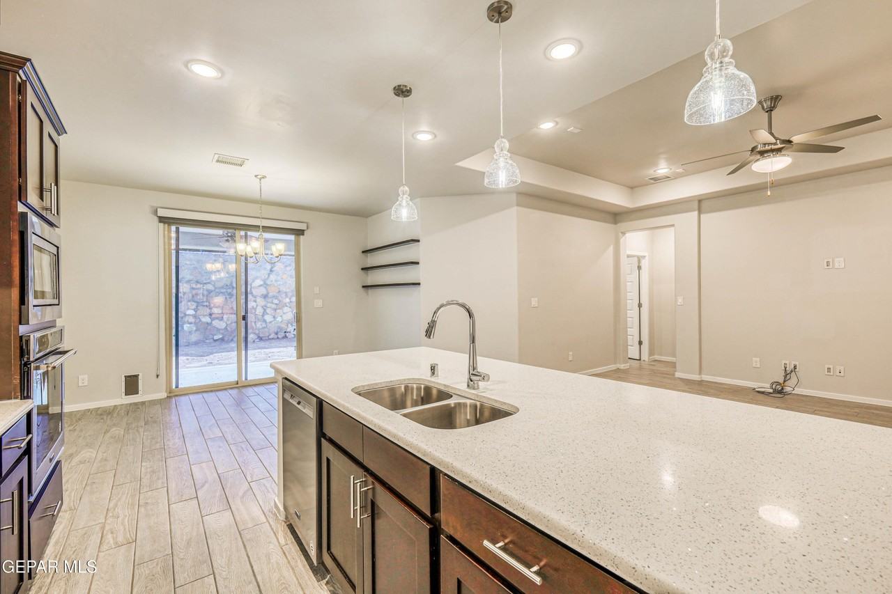 12616 Brixton Ave - Photo 7 of 23