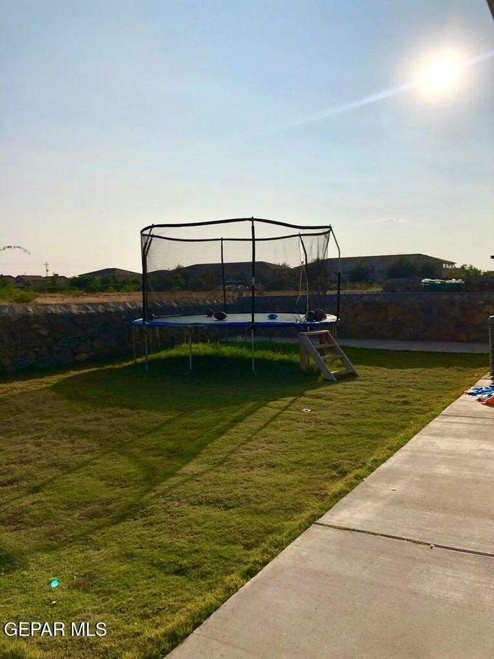 14350 Loma Esmeralda Dr - Photo 5 of 17