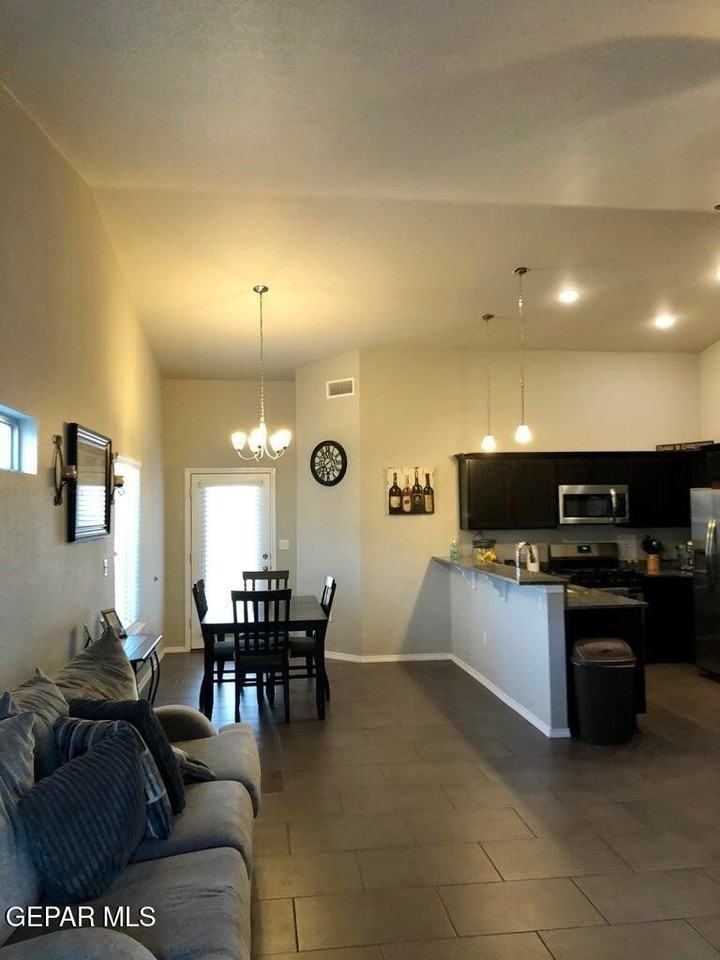 14350 Loma Esmeralda Dr - Photo 6 of 17