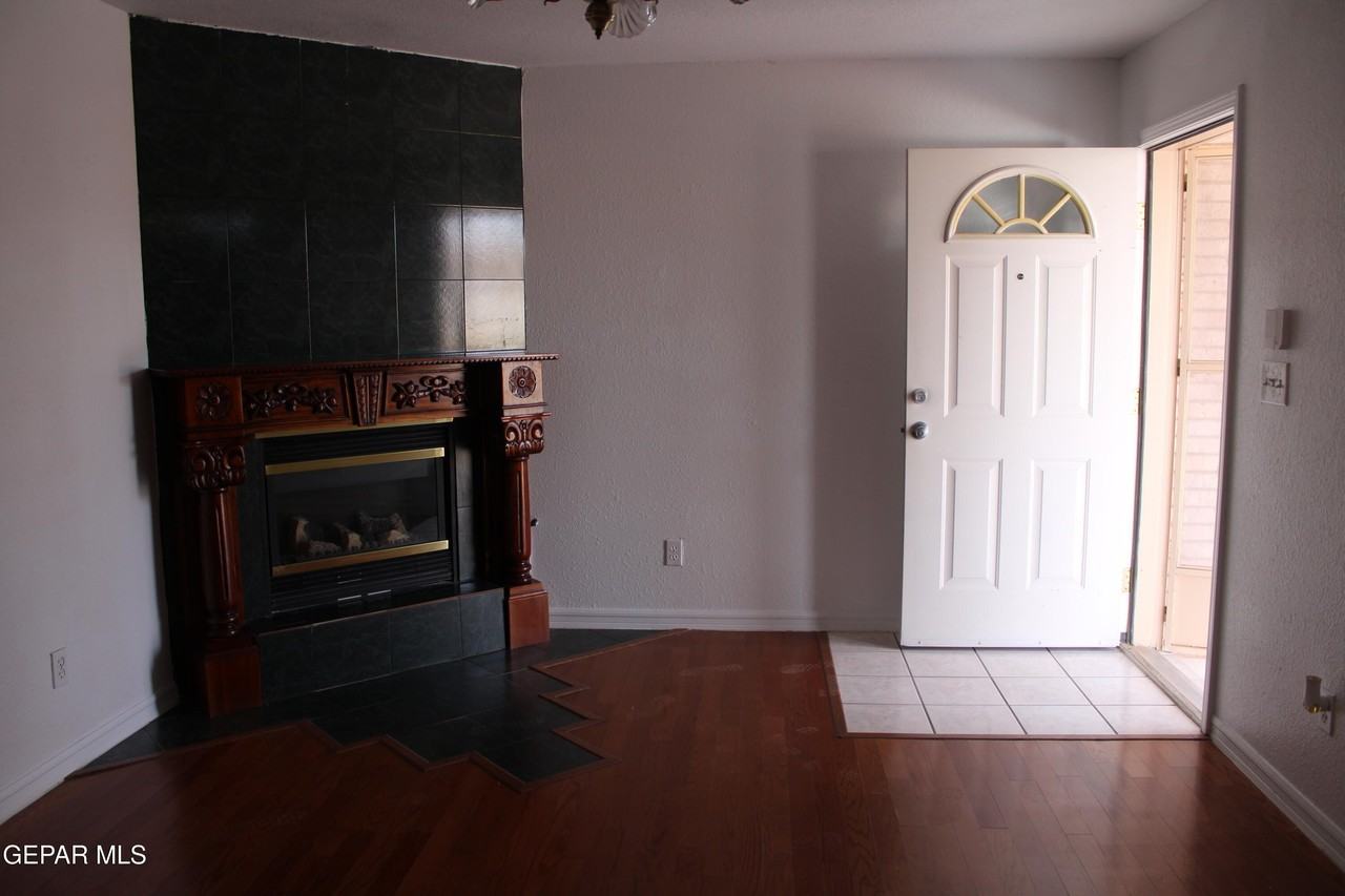 11654 Carlos Moran Ct - Photo 4 of 26