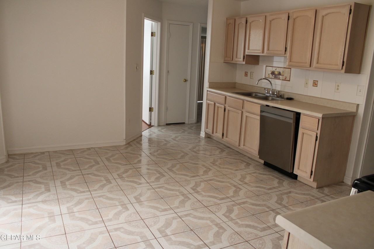 11654 Carlos Moran Ct - Photo 7 of 26