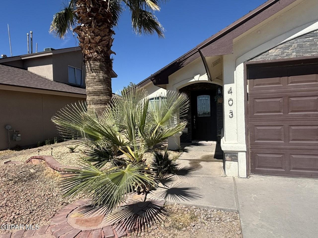 403 Wisconsin Ct - Photo 2 of 15