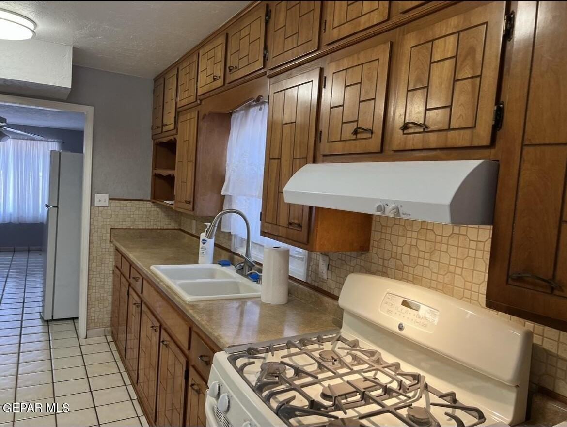 6447 Navajo Ave - Photo 4 of 20