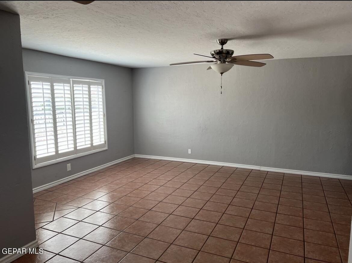 6447 Navajo Ave - Photo 7 of 20