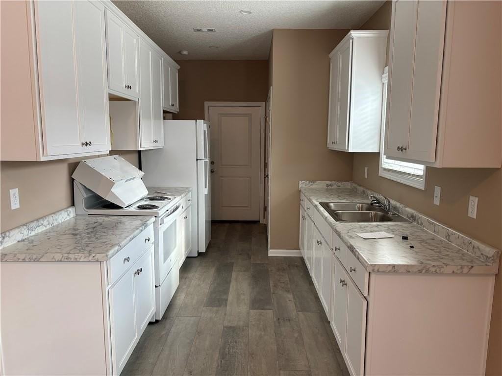 3424 Hardee Ave - Photo 7 of 19