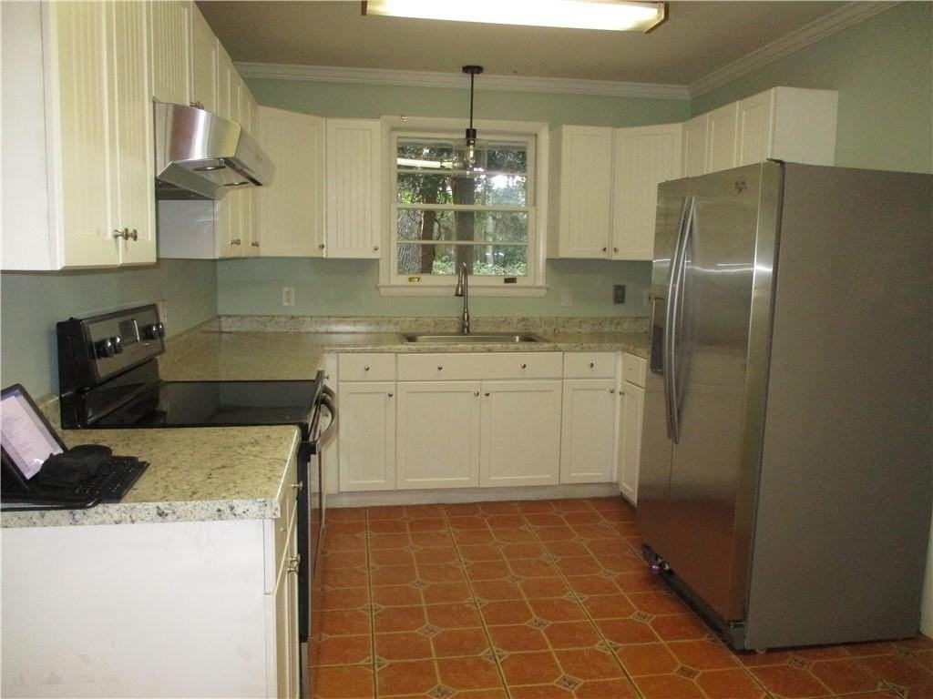 112 Highland Ave - Photo 3 of 19