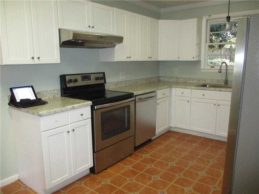 112 Highland Ave - Photo 4 of 19