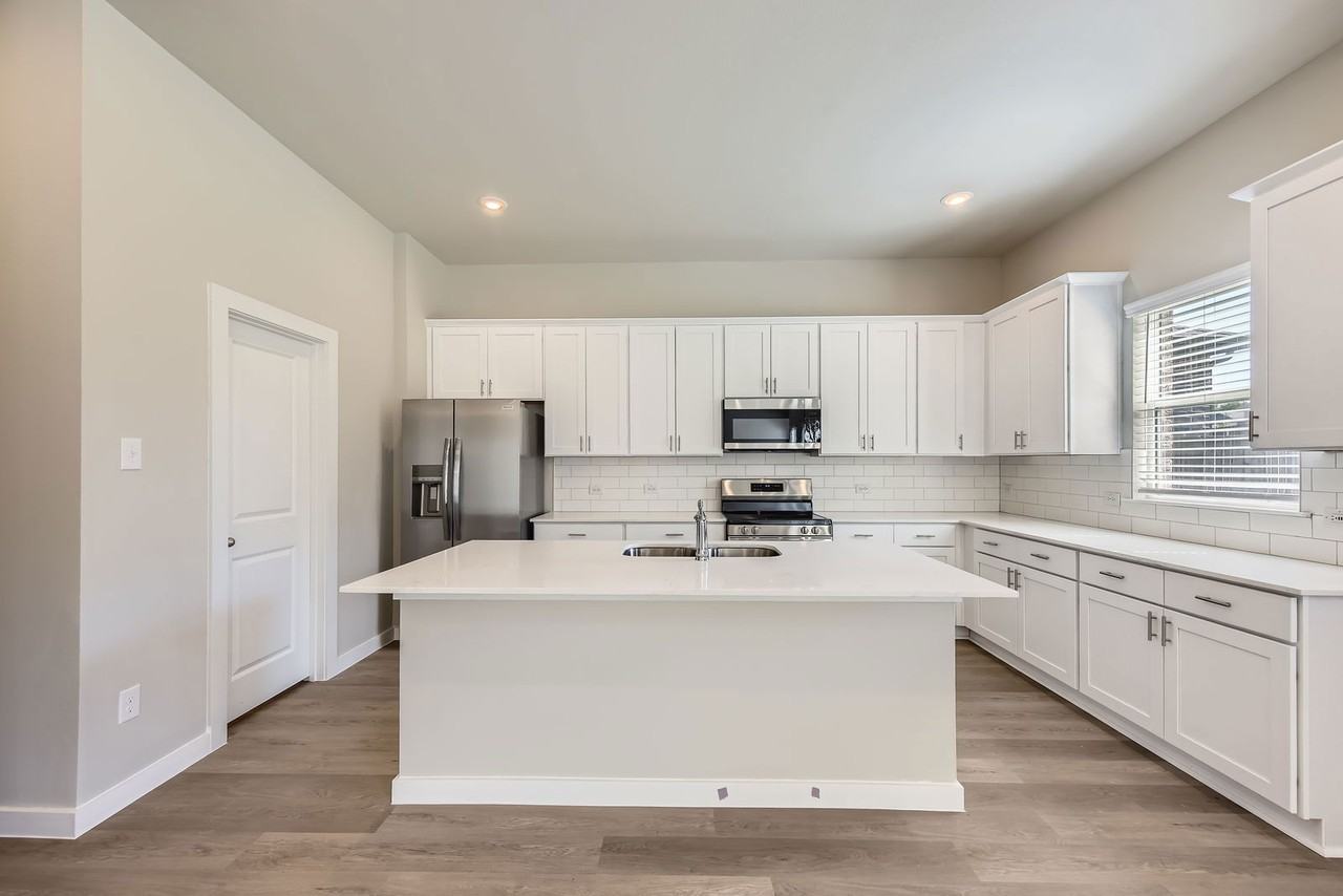 1033 Hudson Way #1112 - Photo 2 of 8