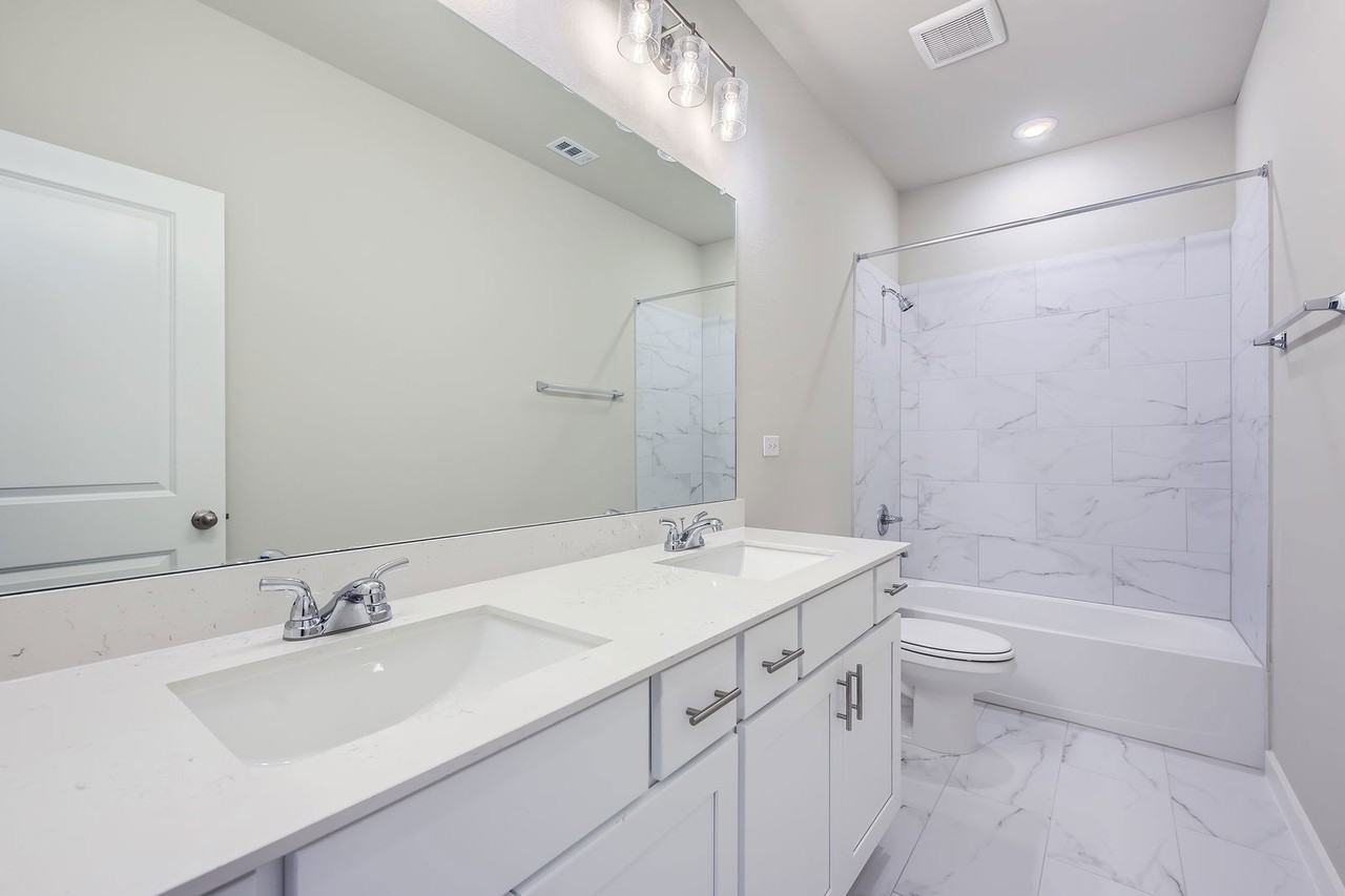 1033 Hudson Way #1112 - Photo 5 of 8