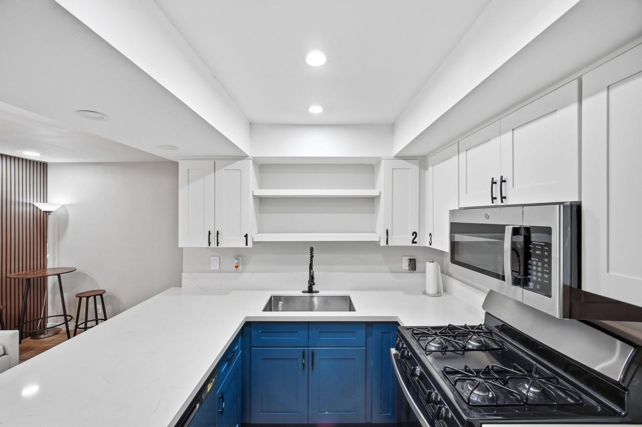 W College St - Photo 2 of 17