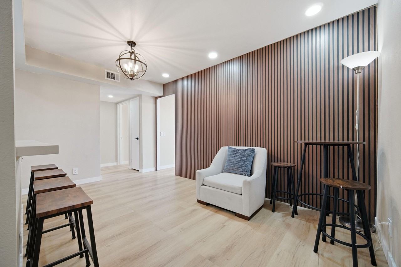 W College St - Photo 4 of 17