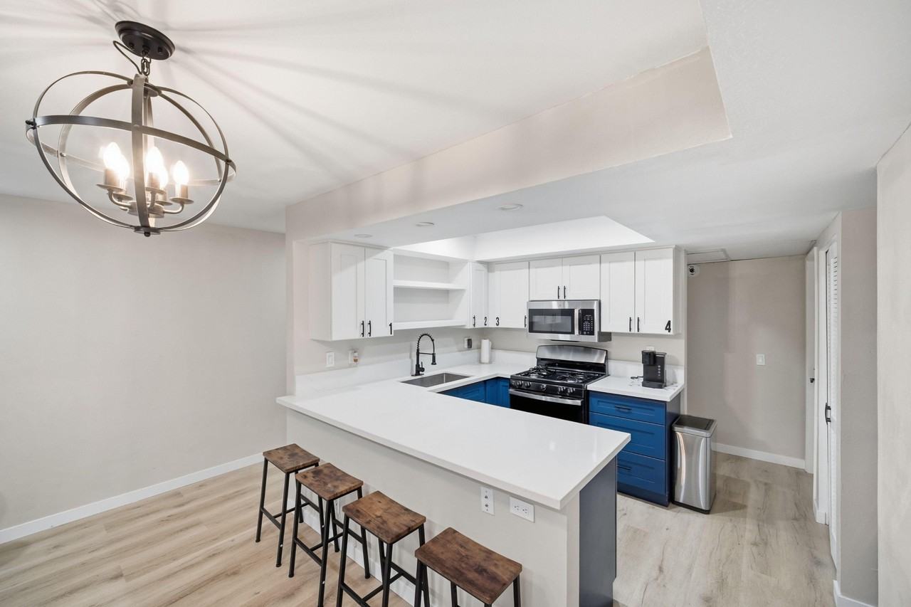 W College St - Photo 5 of 17