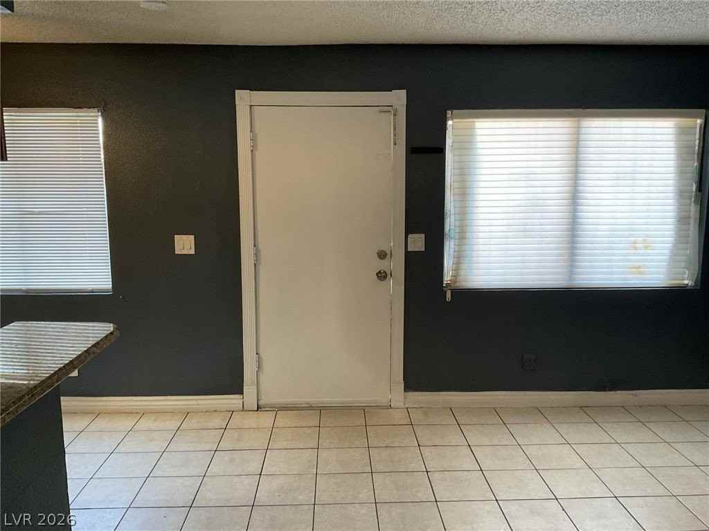 1641 N Lamont St #C - Photo 5 of 12