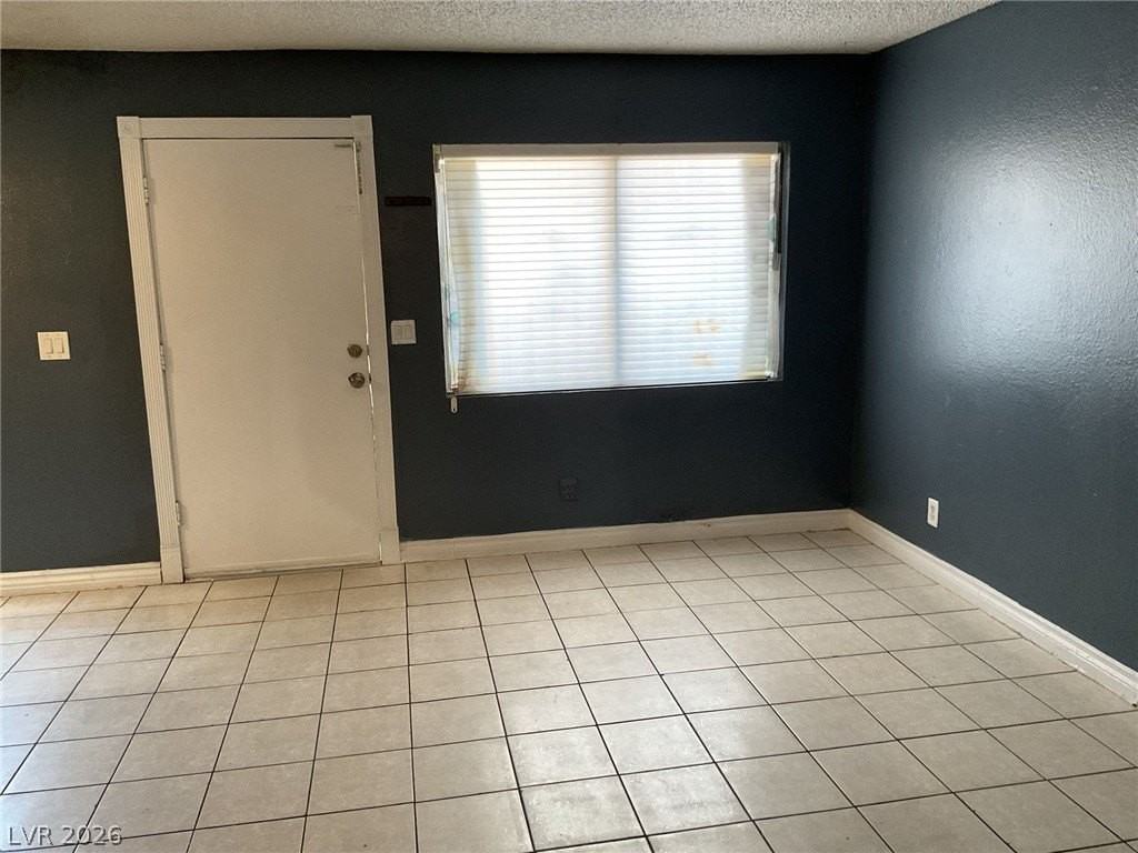 1641 N Lamont St #C - Photo 6 of 12